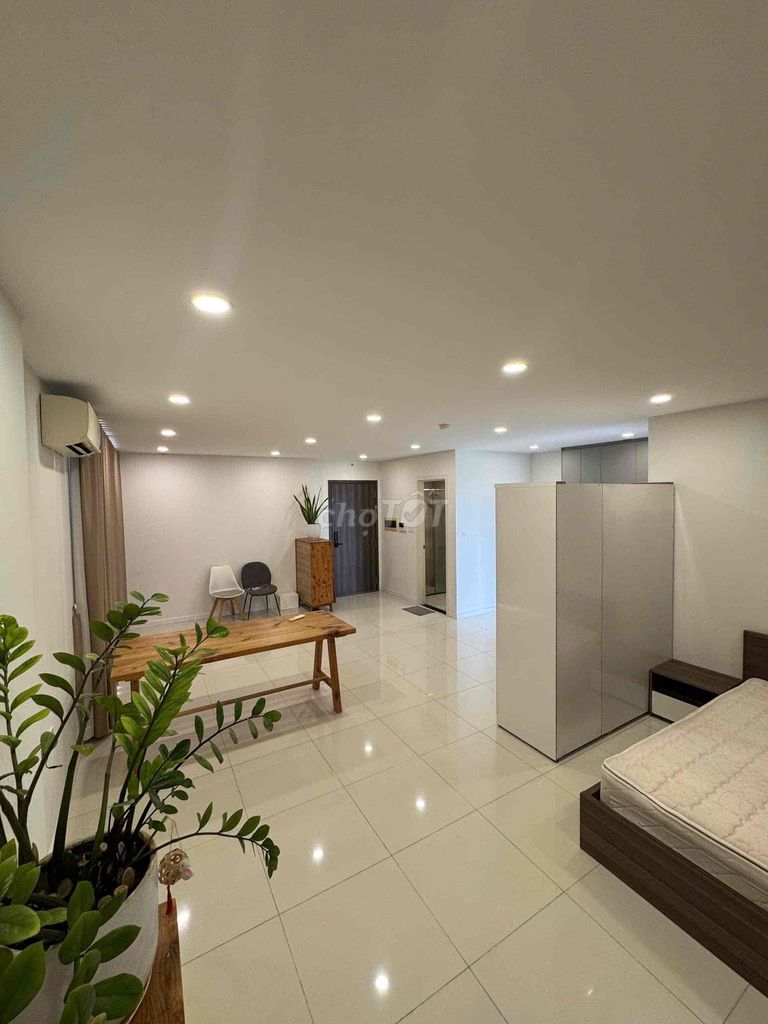 Rent Lavida Plus District 7-- Full interior.