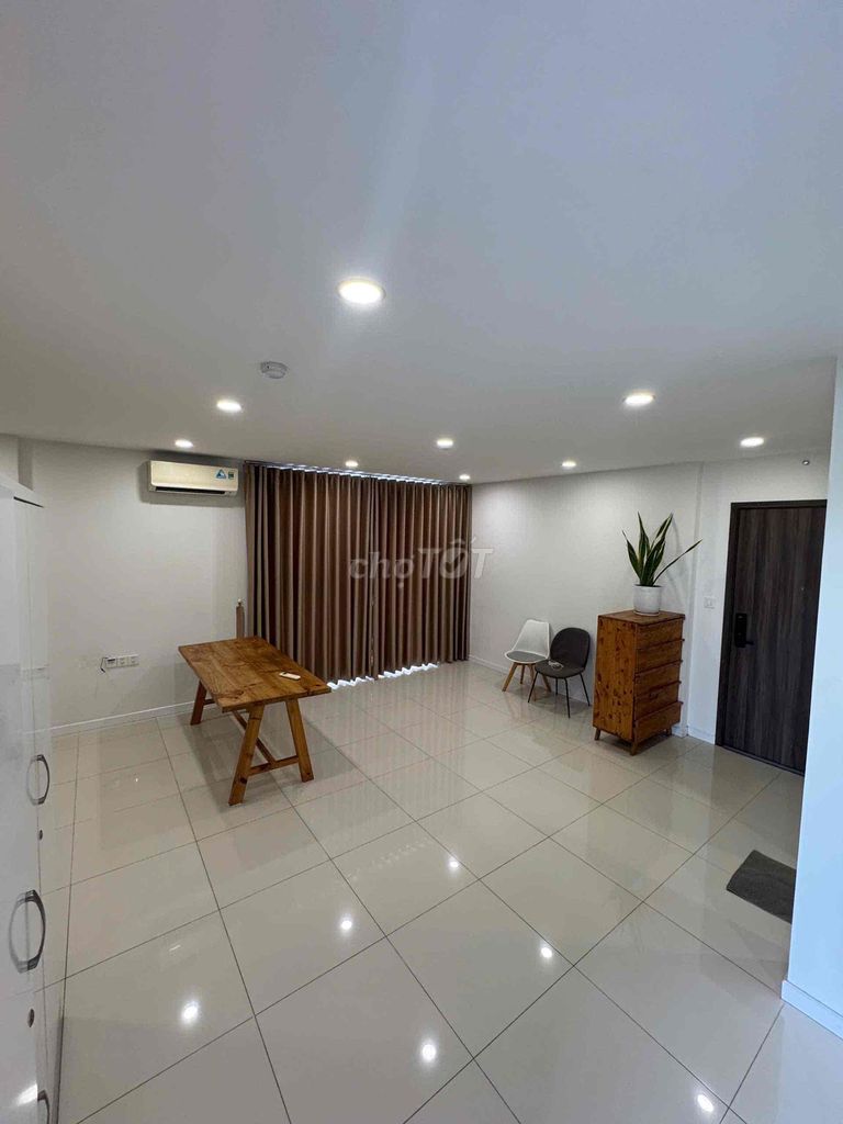 Rent Lavida Plus District 7-- Full interior.