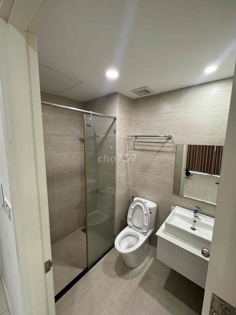Rent Lavida Plus District 7-- Full interior.