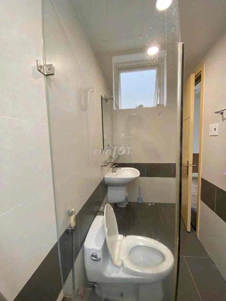 Rent Him Lam Chợ Lớn 97 M2, 2 bedrooms, full interior for 13 million a month.