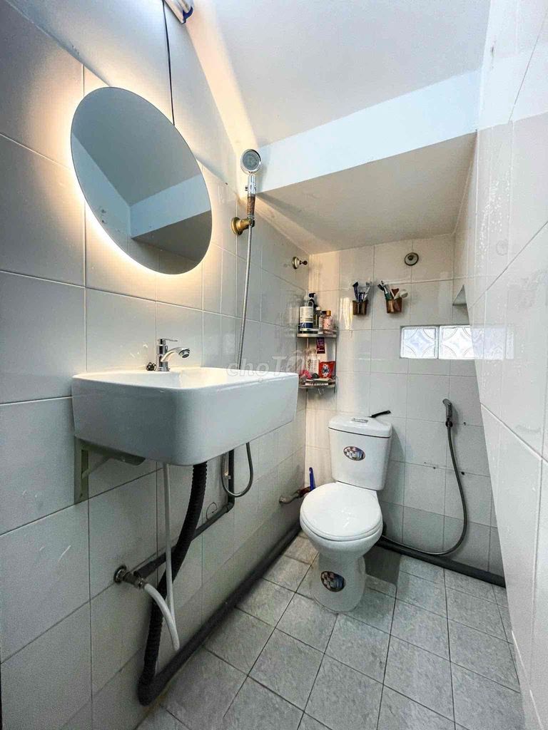 Two bedrooms. A bathroom. Ready.
