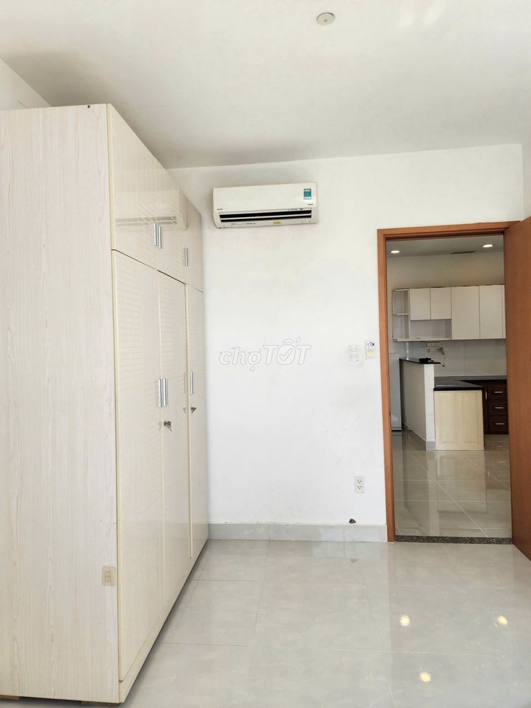 We need to get this apartment to Tara in a hurry. 1 A Tạ Quang Bửu-7.6. District 8