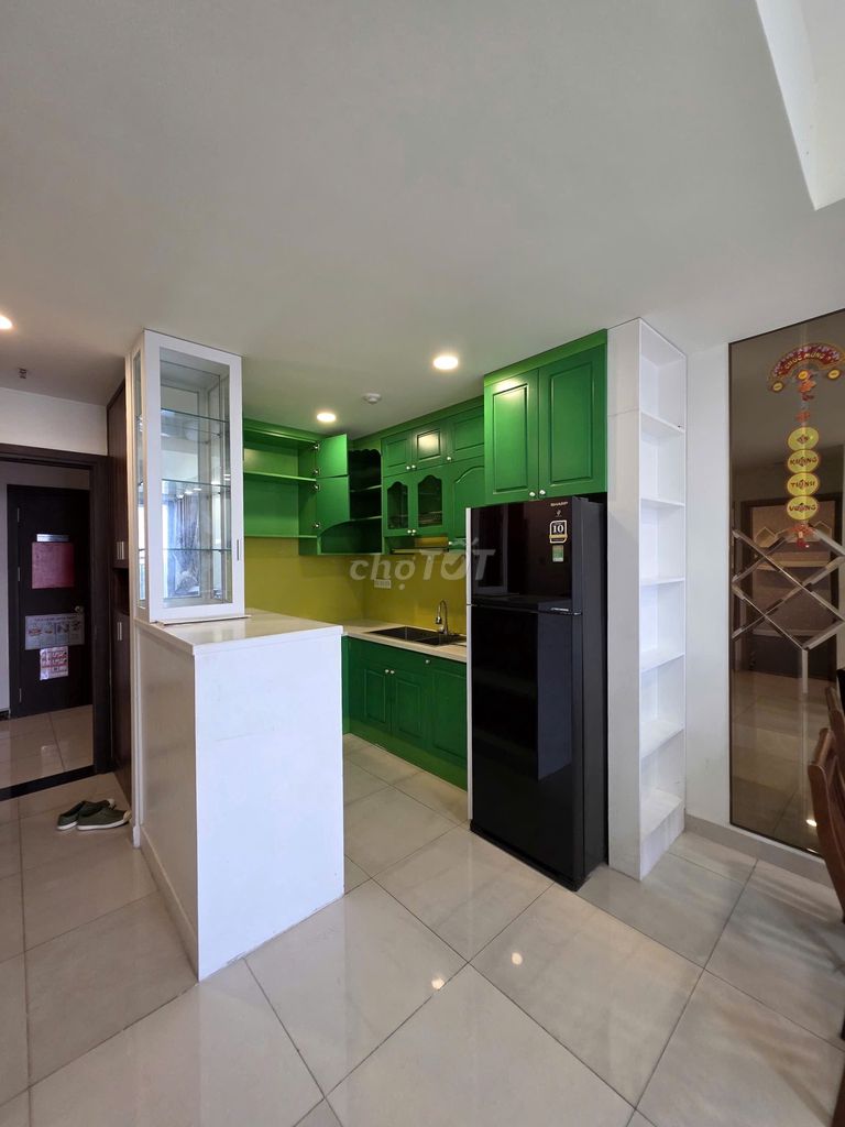 A super-prime apartment is only 16 million, two bedrooms, two Botanica Premier toilets.