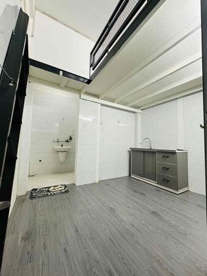 The kitchen toilet room is open windows. The air conditioning has refrigerators.