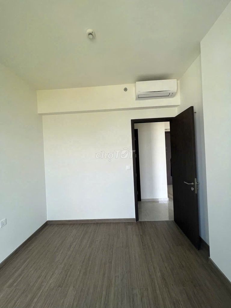 Celesta Rise rents twice as much as a bedroom. 80 meters, ntcb, only 13 million.