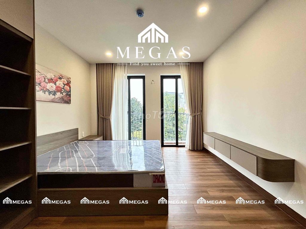 Rent the balcony studio, full interior, global.