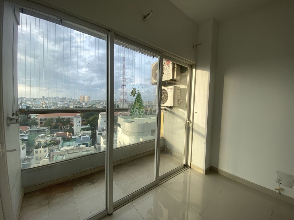 Charmington rents a two-studio bedroom with ntcb and Full Beauty District 10