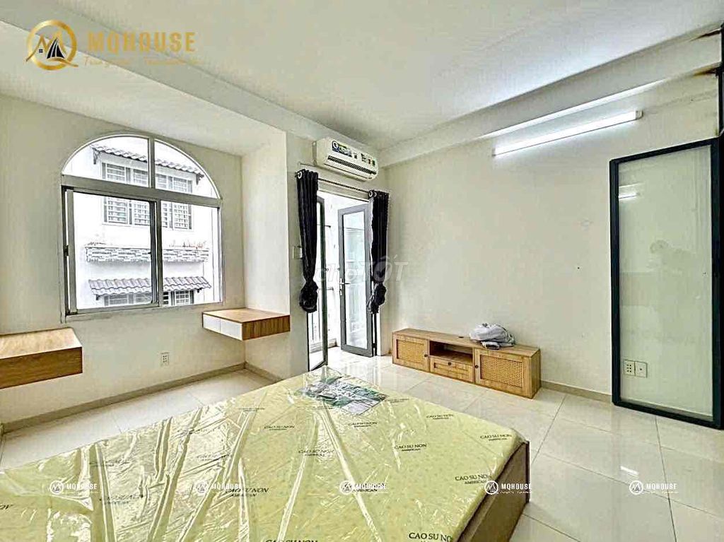 Bitmap balcony wide-full interior