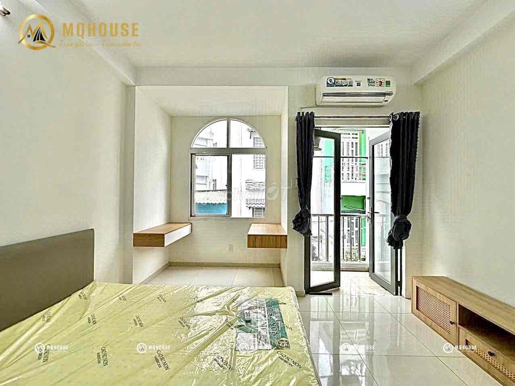 Bitmap balcony wide-full interior