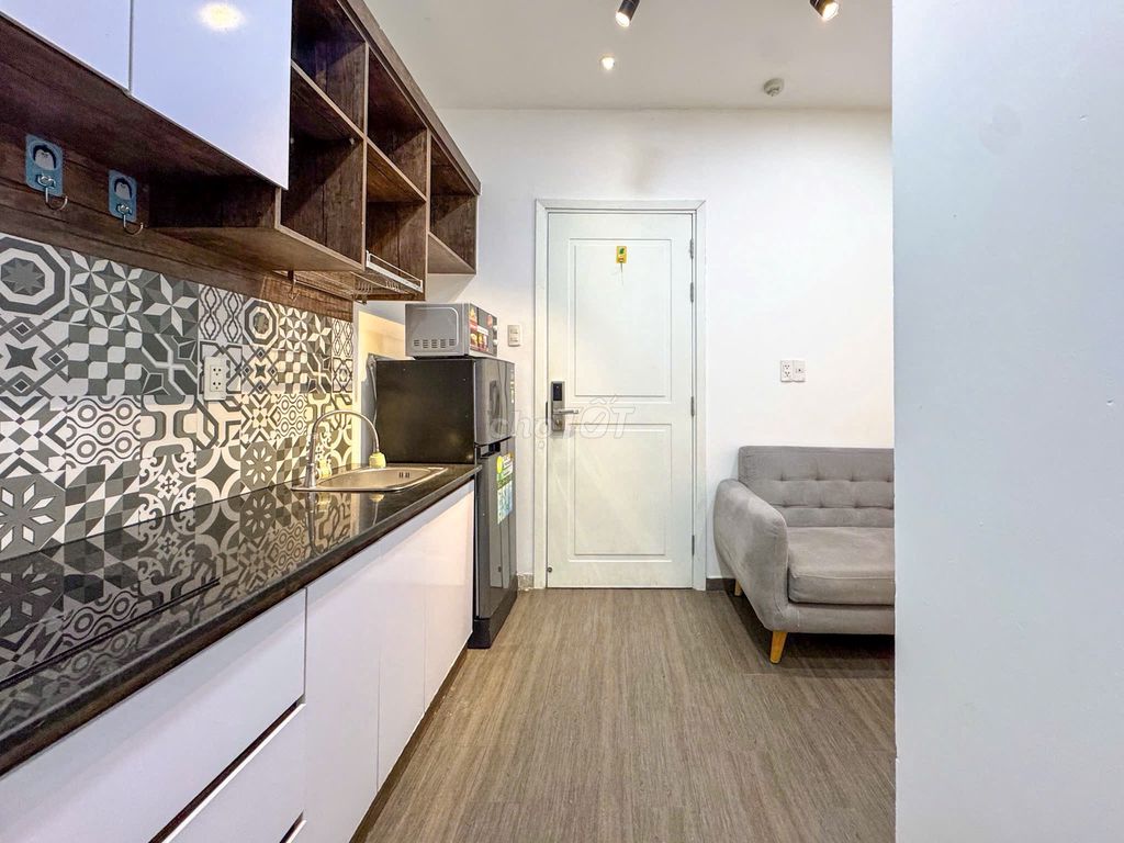 Room one full bedroom, elevator at the end of the drain.