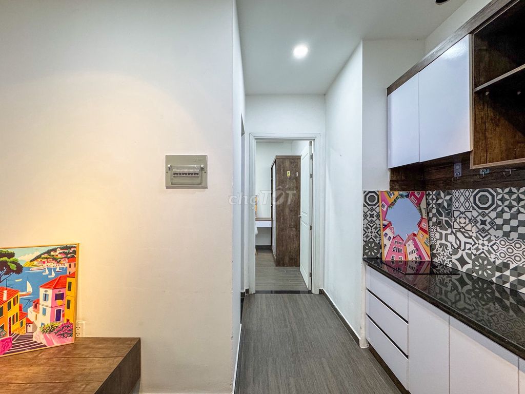 Room one full bedroom, elevator at the end of the drain.