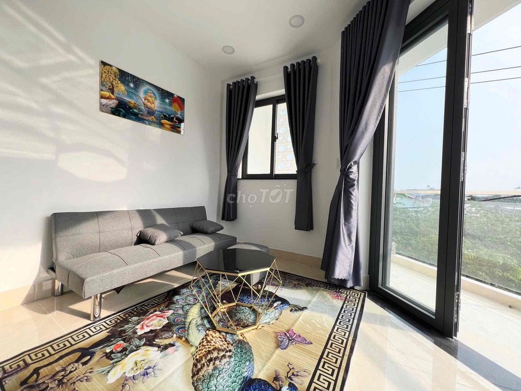 The super wide balcony studio right in front of Vườn Lài large interior