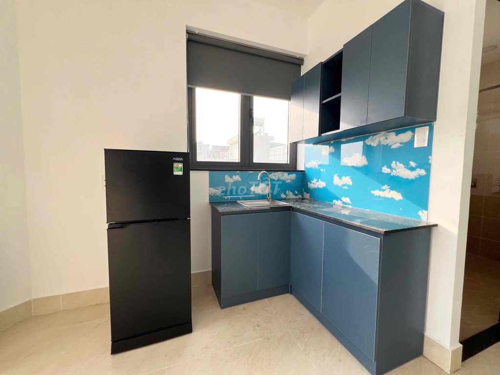 The super wide balcony studio right in front of Vườn Lài large interior