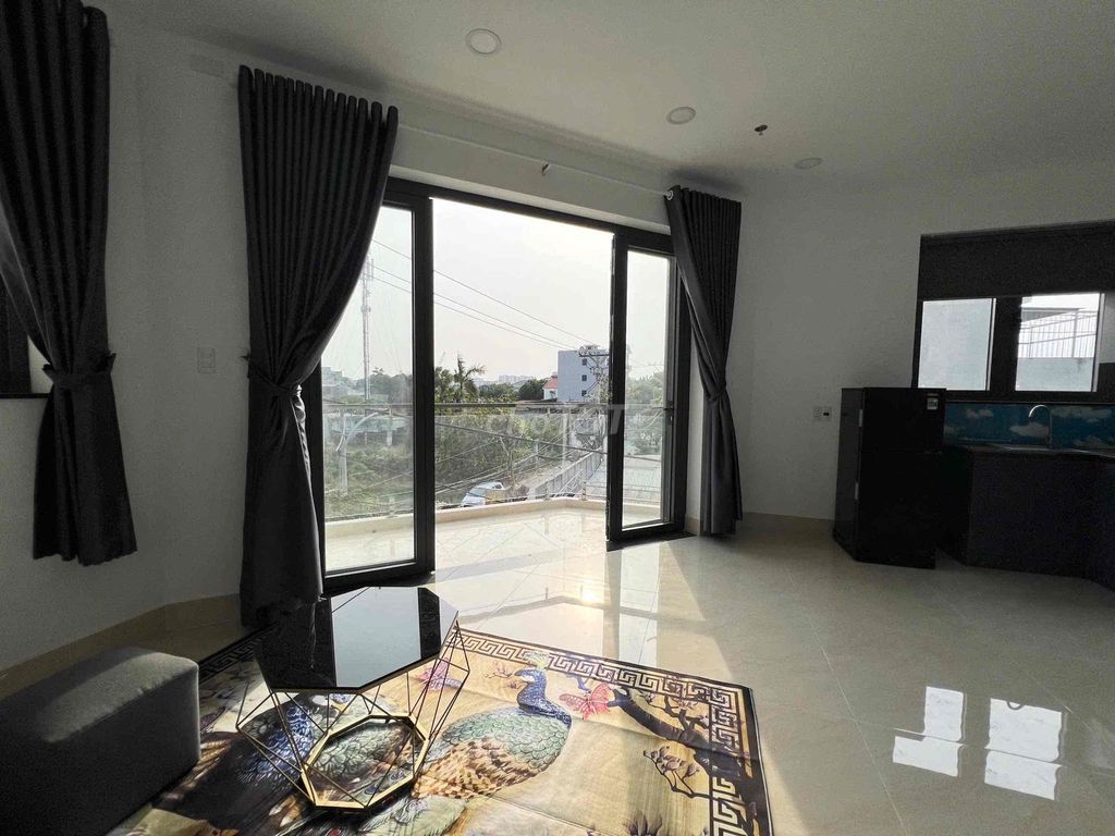 The super wide balcony studio right in front of Vườn Lài large interior