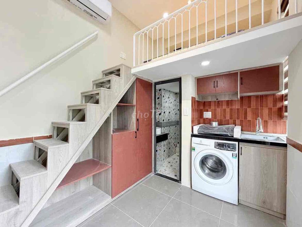 A mini-full interior with balcony near the University of huflit-the University of gtvt