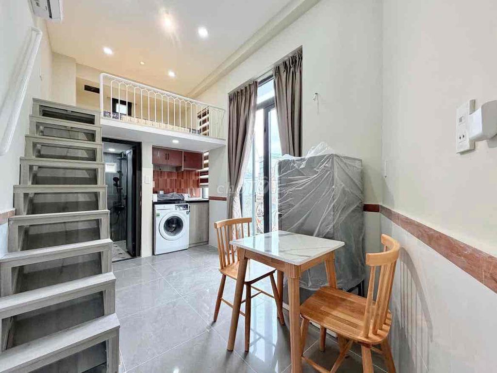 A mini-full interior with balcony near the University of huflit-the University of gtvt