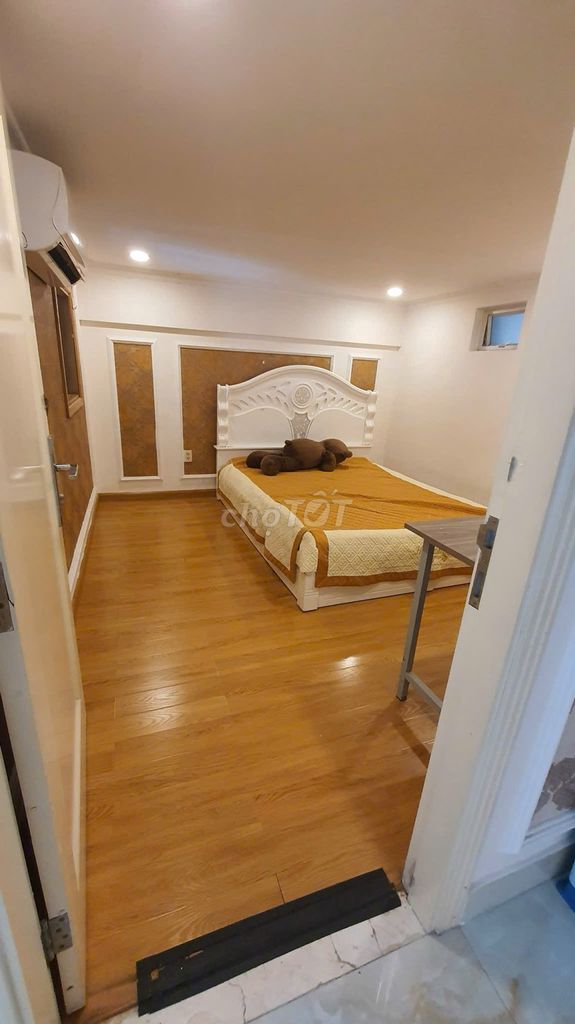 Organise apartments / shop house / Duprix through floor/ pent
