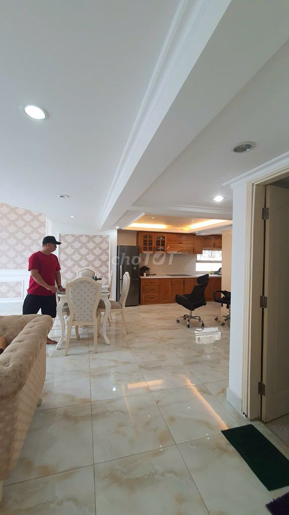 Organise apartments / shop house / Duprix through floor/ pent