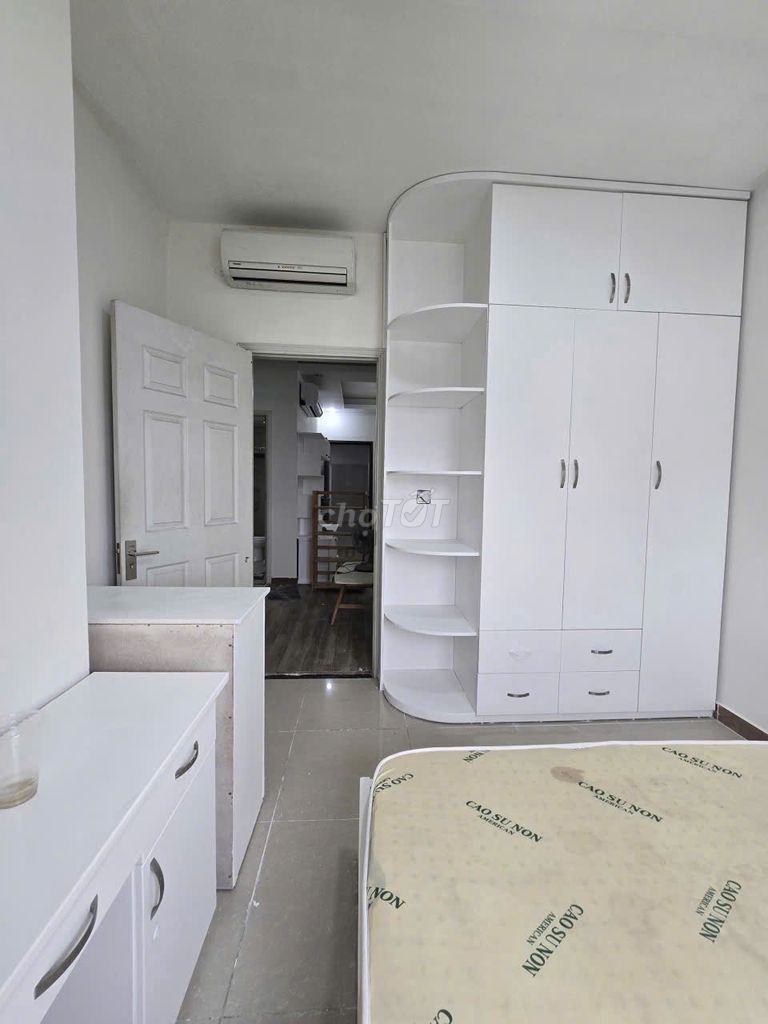 Era Town a bedroom for $1.7 million a month.