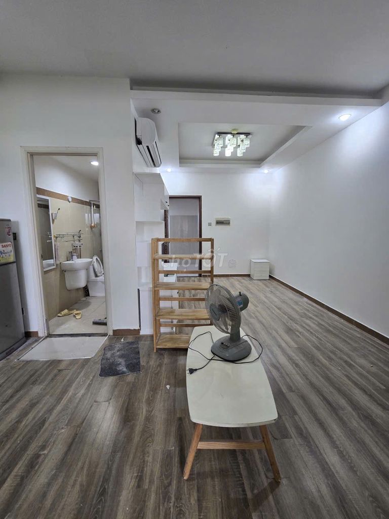 Era Town a bedroom for $1.7 million a month.