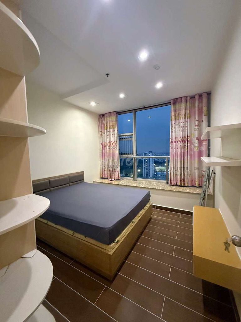lcasa rents twice as much as the bedroom.2mm full of furniture. Only 13 million.