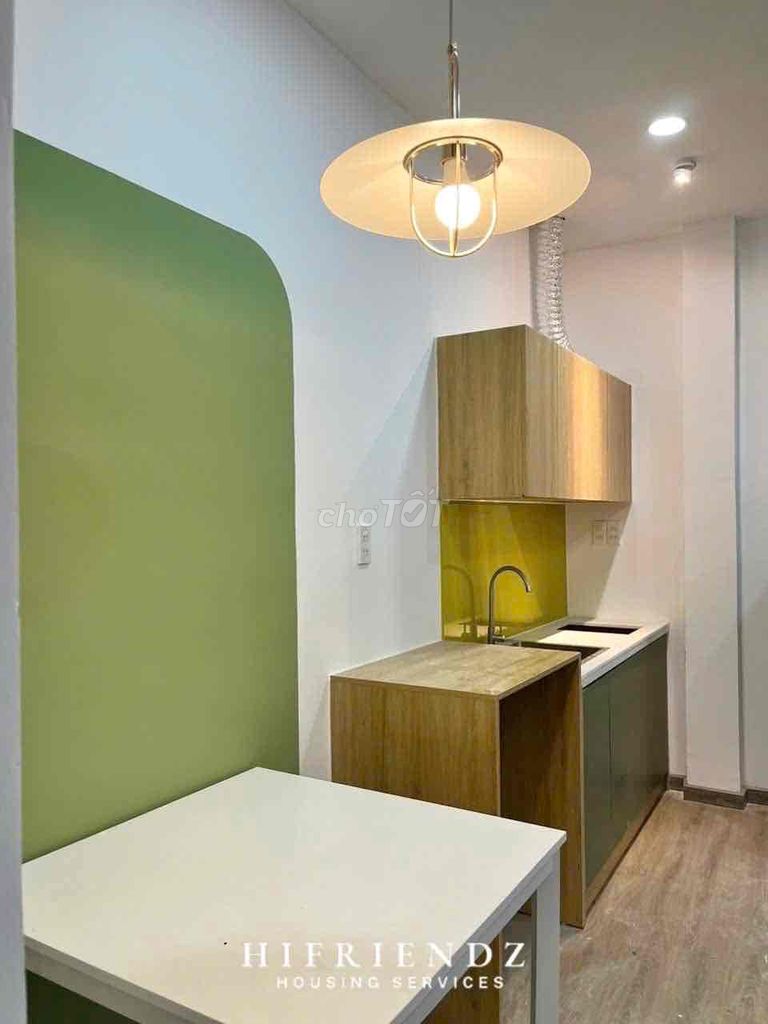 Window studio_full-in-house interior_Magic_Magamology University ueh_ security