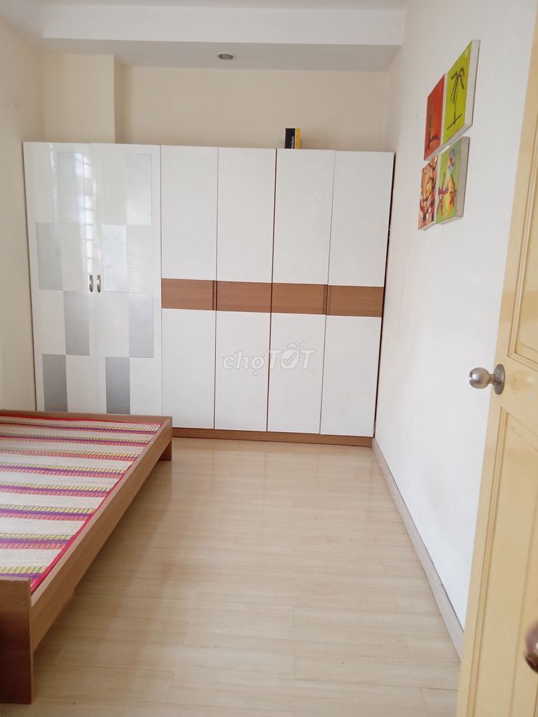 Rent a three-room Lữ Gia Plaza District 11-- 100 M2 high-rise-- 14 million.