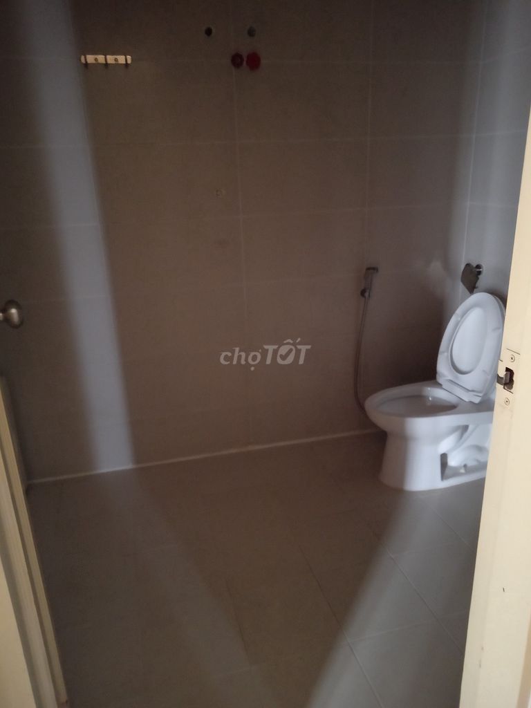 Rent a three-room Lữ Gia Plaza District 11-- 100 M2 high-rise-- 14 million.