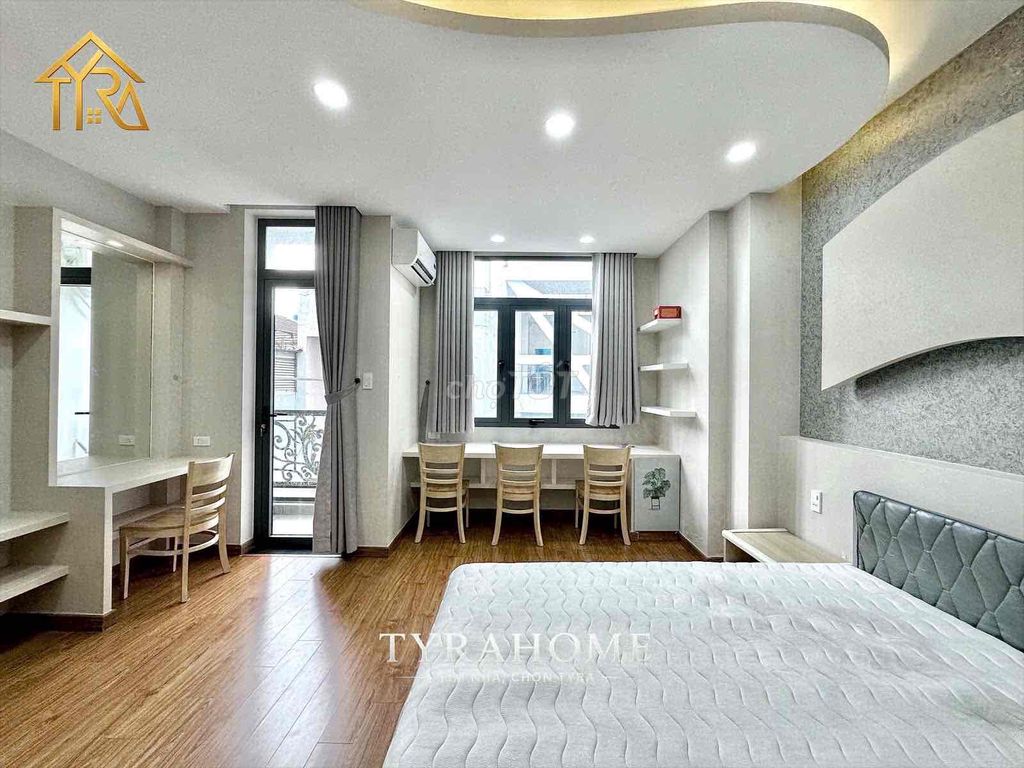Superok One Bedroom 55 M2 - balcony, window, elevator at present