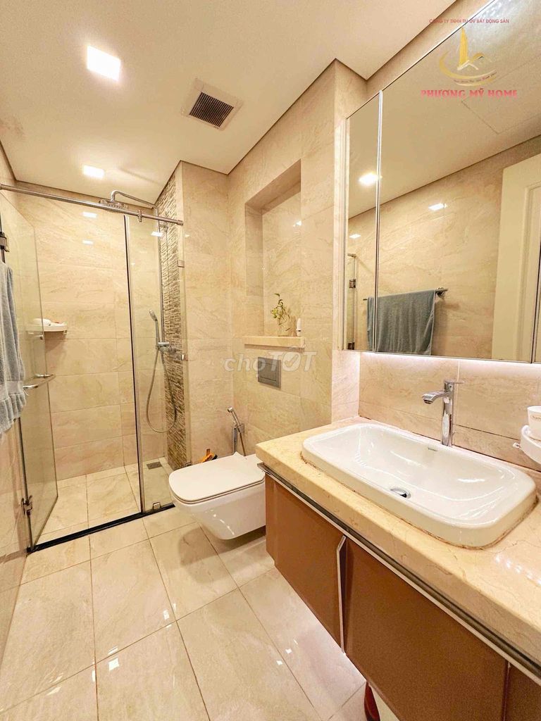 A Lamemes golden river district 1 – View of the river & bitexco – 22 million a month