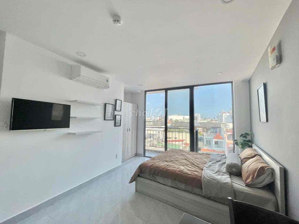 The elevator service apartment system - Full interior - large garage - cash house