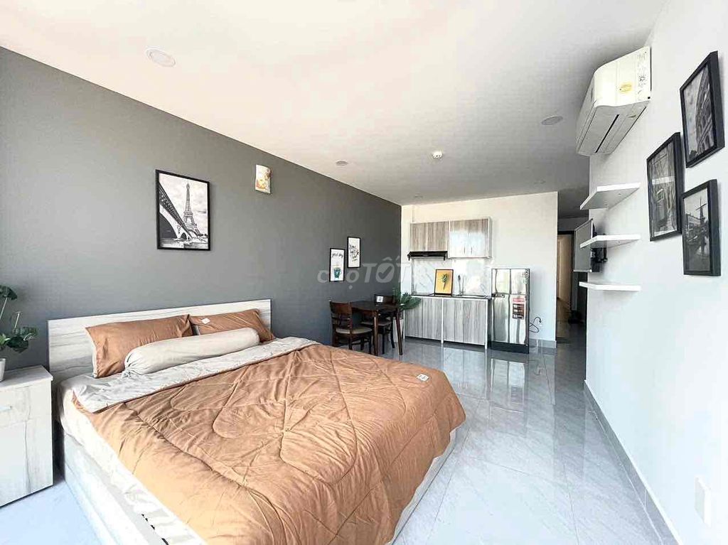 The elevator service apartment system - Full interior - large garage - cash house