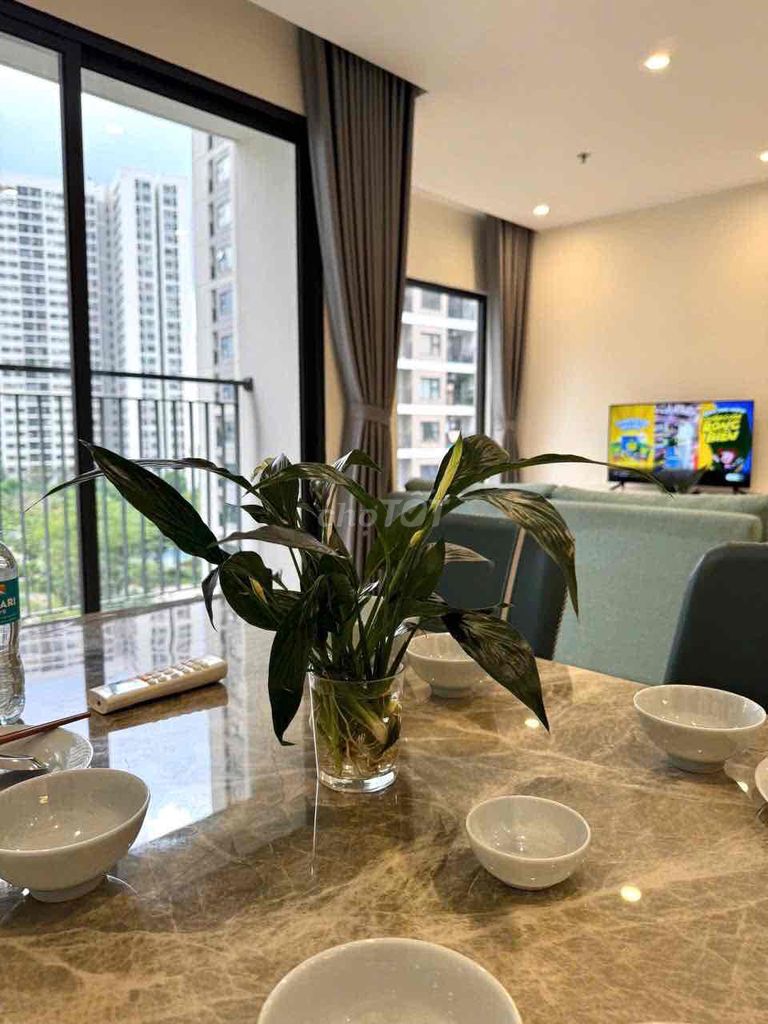Rent a two bedroom. Three Vinhomes Grand Park. Nine for four million.