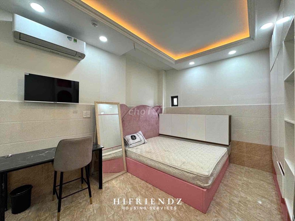 Rent a super comfort apartment in the middle of a psychic facility.