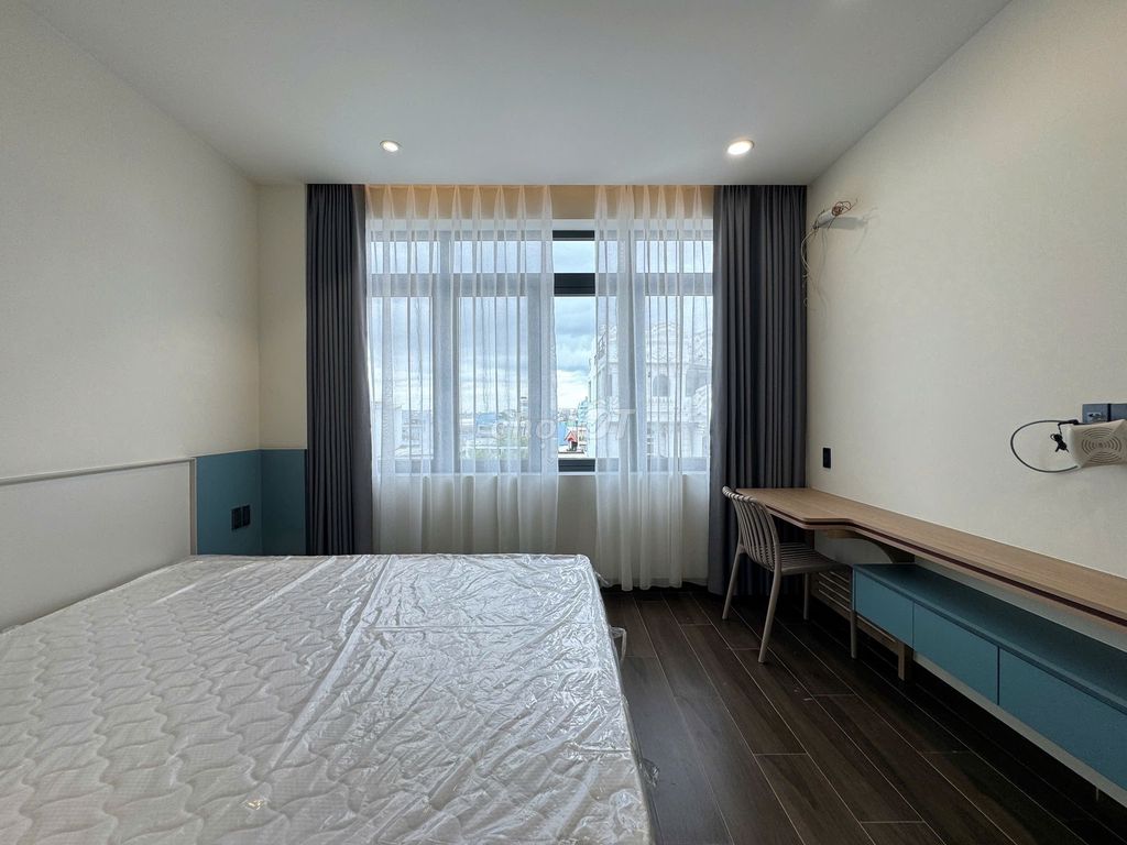 Tell Zhang the new apartment right now the Home Park plans to fly the photo shop.