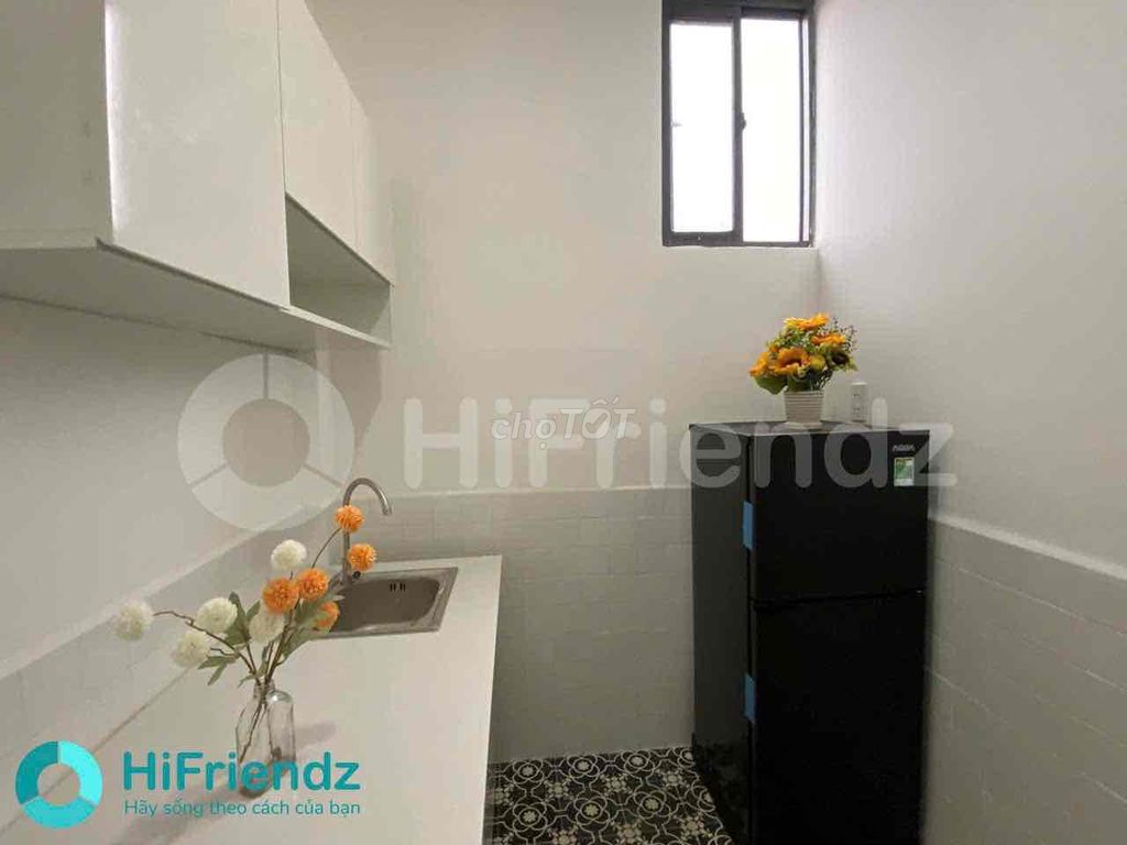 elevators - split kitchen- window full interior near sgu, professor, lotus flower