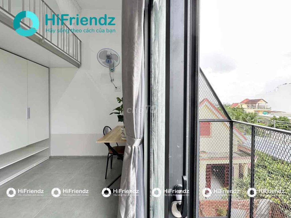 The service apartment is full of furniture with a Gtvt college balcony.