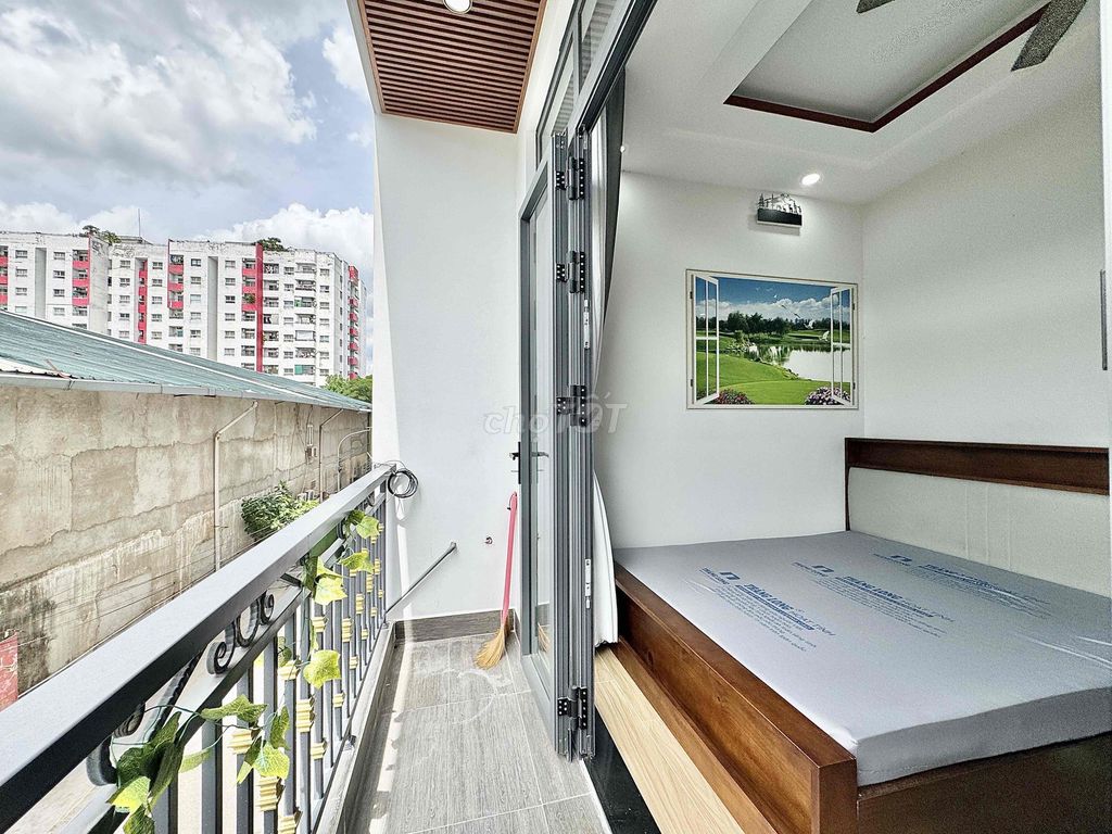 rents a balcony window full of Phan Huy Ích Gò Vấp interiors