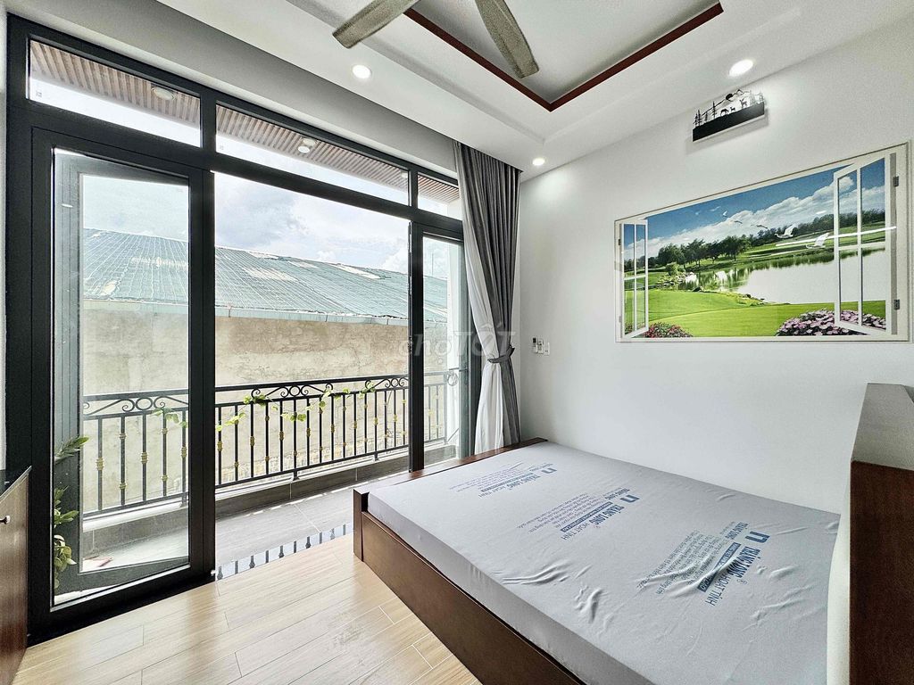 rents a balcony window full of Phan Huy Ích Gò Vấp interiors