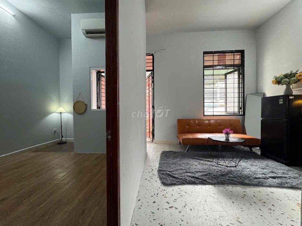 A balcony bedroom - 40 M2th district furniture kitchen fUll
