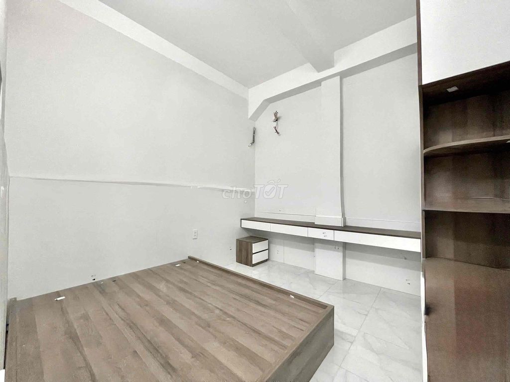 Hot new two bedrooms full of nuts.