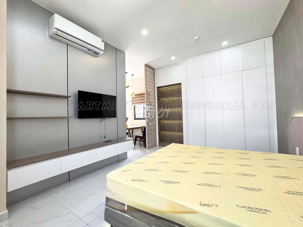 Tell Zhang the new apartment is 100 percent, Ful Seven, near the Super Go, KingDom District 10