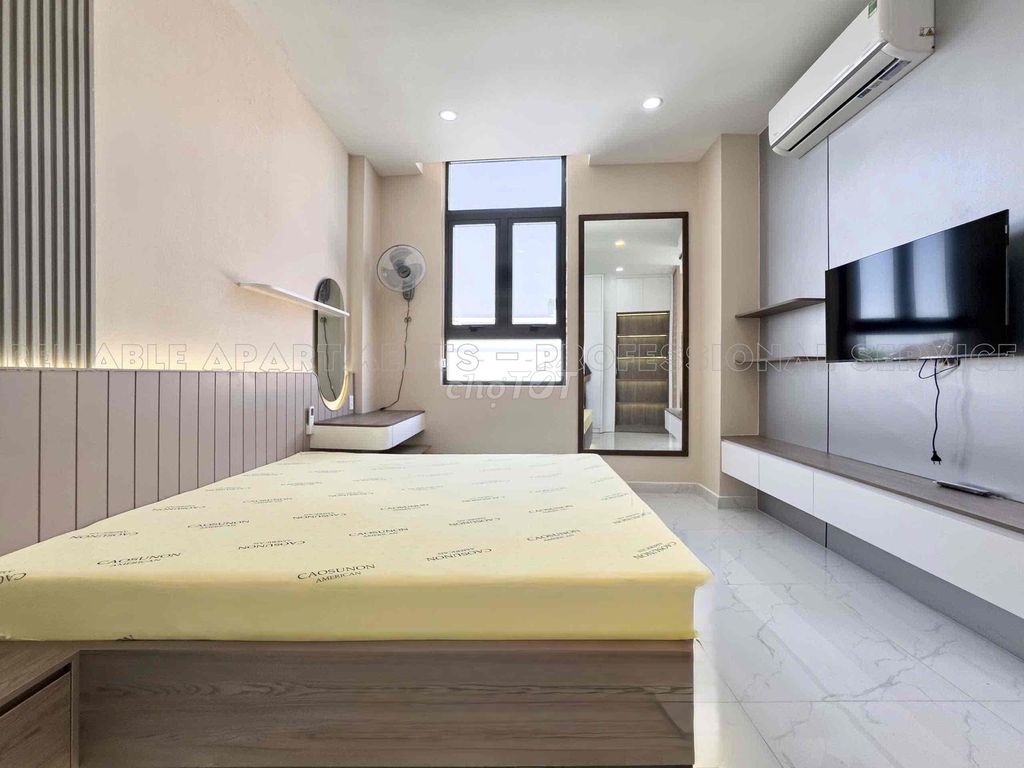 Tell Zhang the new apartment is 100 percent, Ful Seven, near the Super Go, KingDom District 10