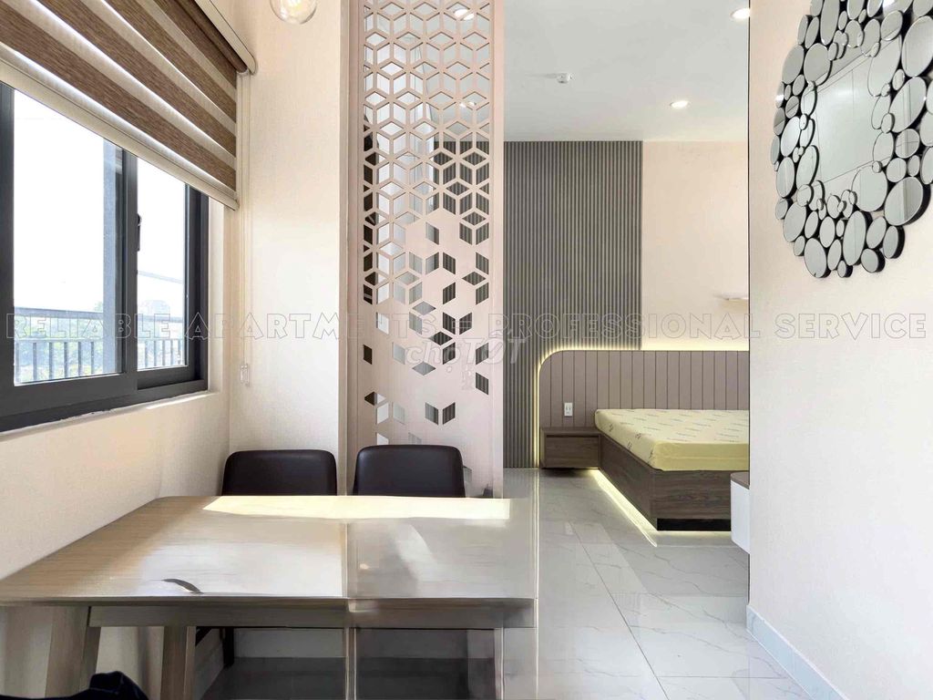 Tell Zhang the new apartment is 100 percent, Ful Seven, near the Super Go, KingDom District 10