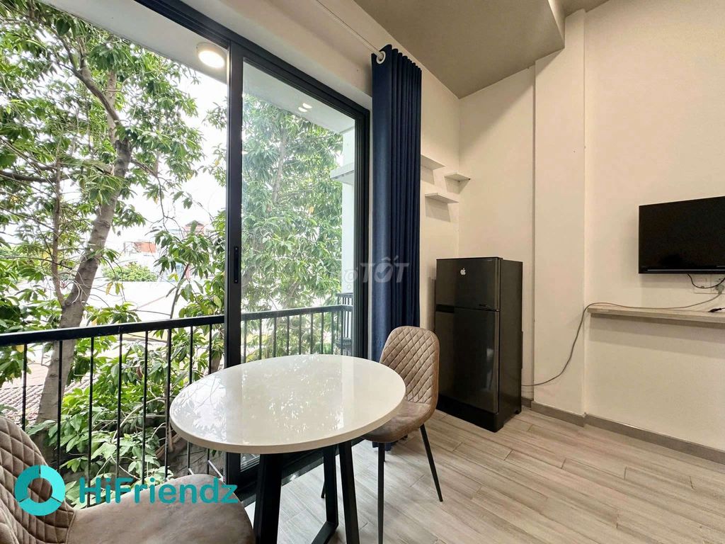 Rent a clear balcony - full furniture, almost even days