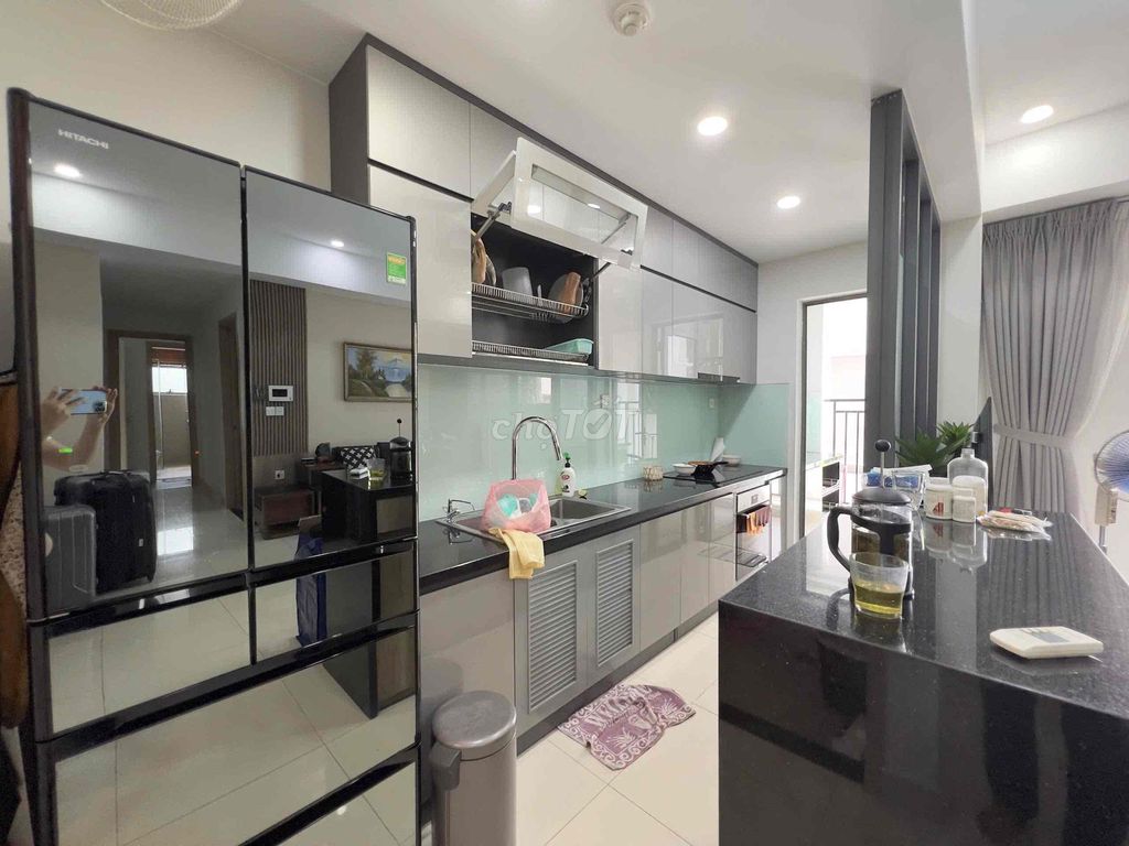 A nice high-end apartment with a three-room cool view