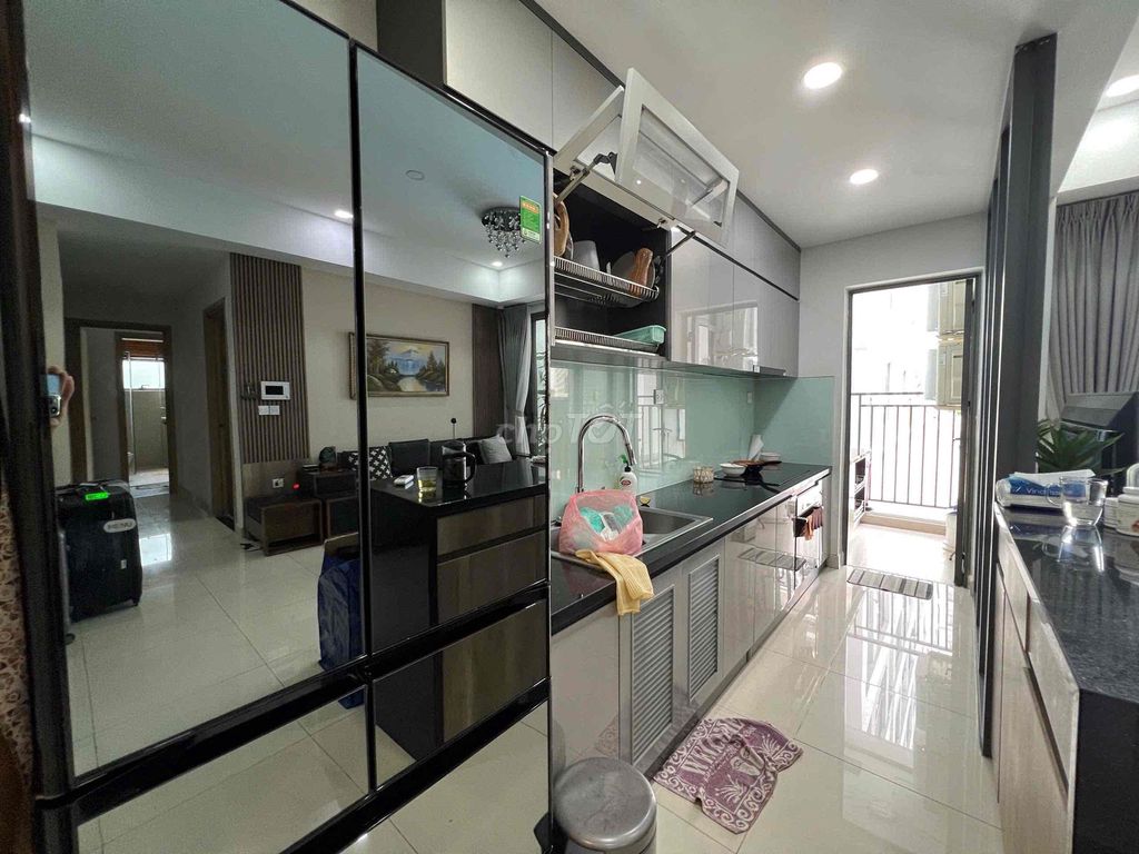 A nice high-end apartment with a three-room cool view