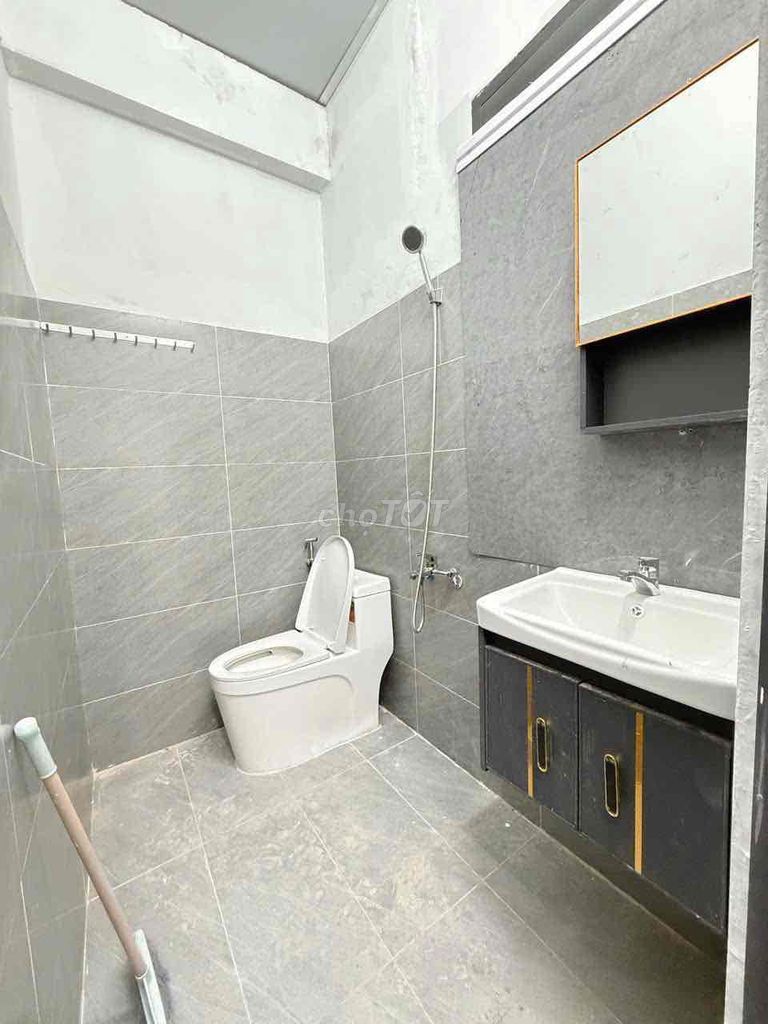 The two bedrooms have full interiors with balconies right here at Kinh Dương Vương.