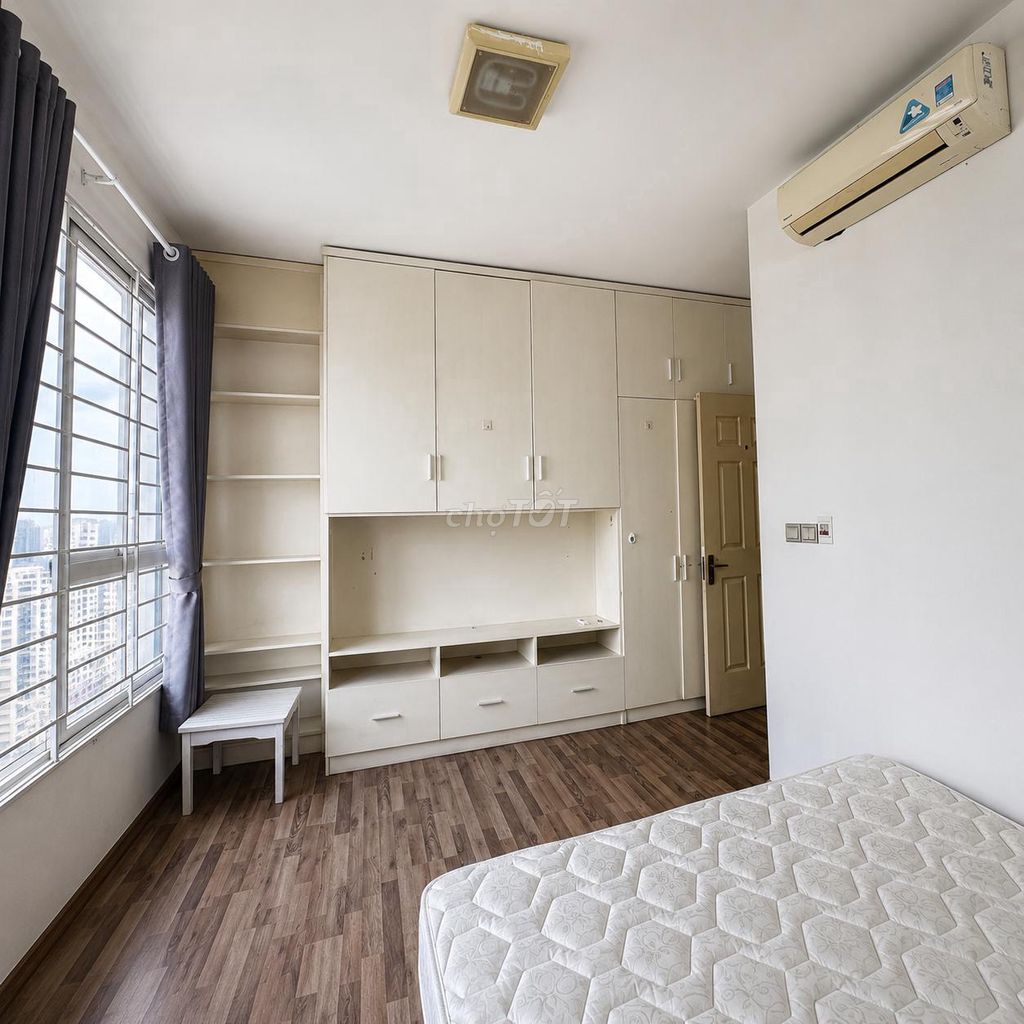 Renting the German Era Town apartment 790 meters 2 bedroom 3 toilets, 9 million