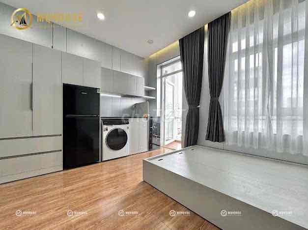 The apartment full interior has a convenient balcony over the hiflit-uth